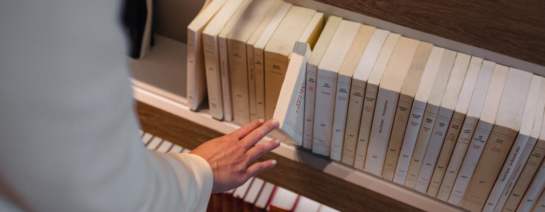 L'Écriture Révélée par l'Architecture d'Intérieur