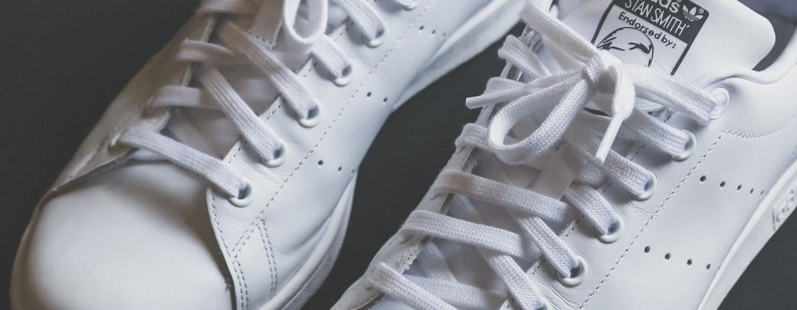 Les baskets blanches