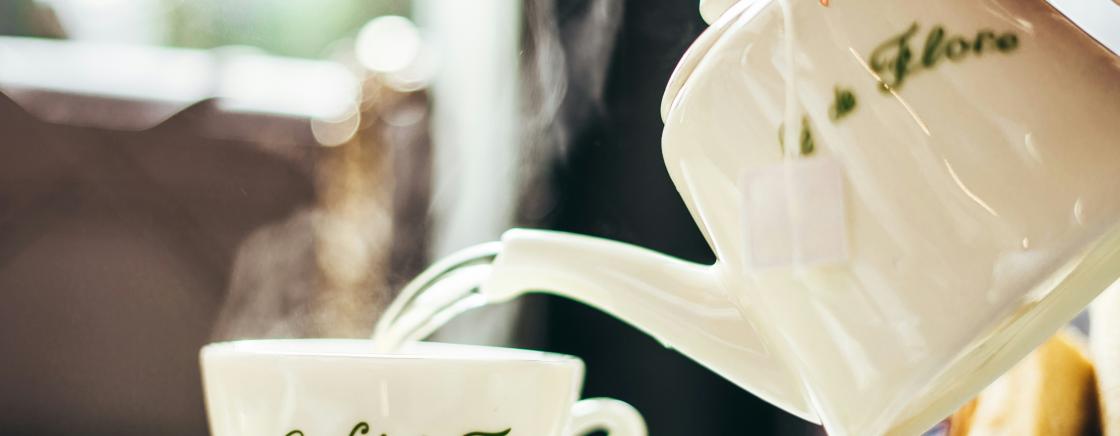 Les Cafés Littéraires de Paris : Guide pour Marcher sur les Traces des Écrivains